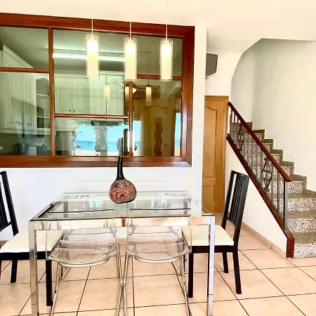House In Front Of The With Sea View Holiday home Cambrils